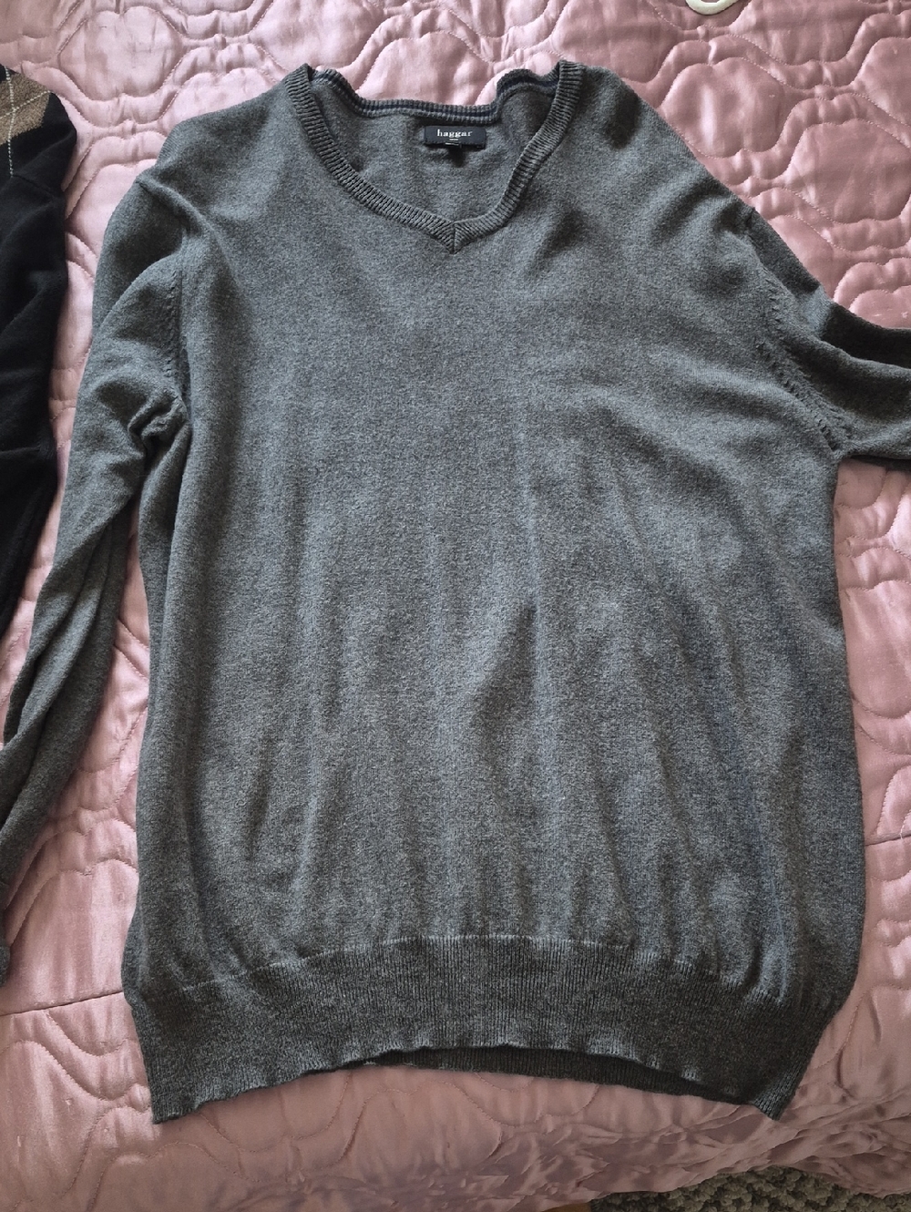 Haggar Men's Charcoal V-Neck Sweater